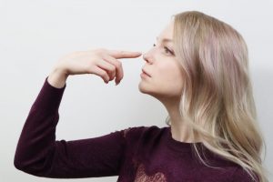 鼻が高い女性