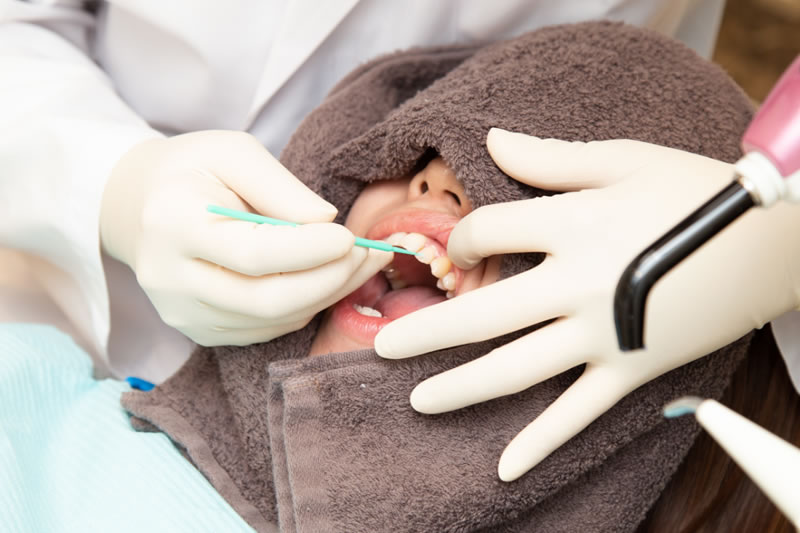 前歯だけマウスピース矯正するメリットとデメリットを歯科医師が解説 共立美容外科 公式コラム 美容整形 美容医療専門クリニック 前歯だけマウスピース矯正するメリットとデメリットを歯科医師が解説 共立美容外科 公式コラム 美容整形 美容医療専門クリニック