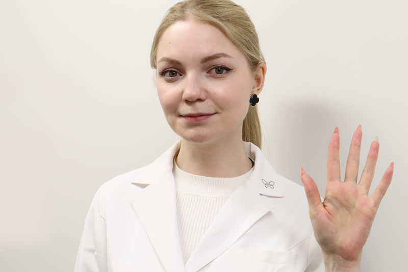 オムニラックスブルーがおすすめの方を説明する医師