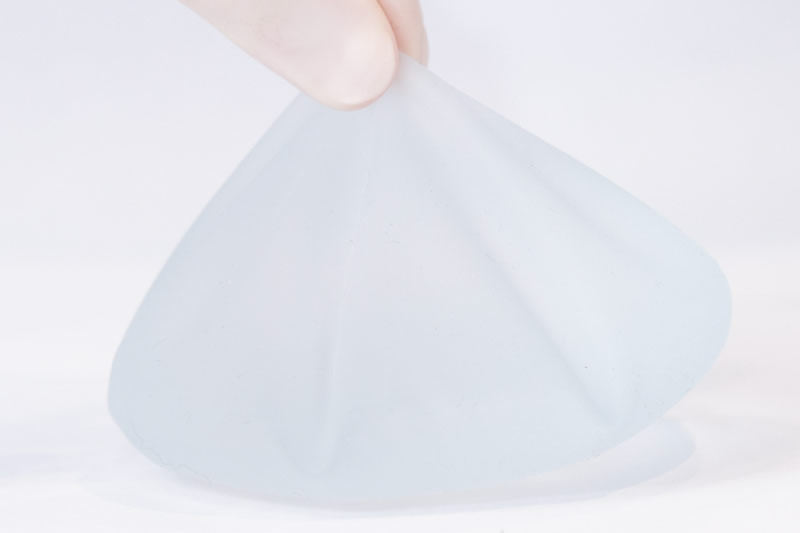 モティバをつまんでいるところ