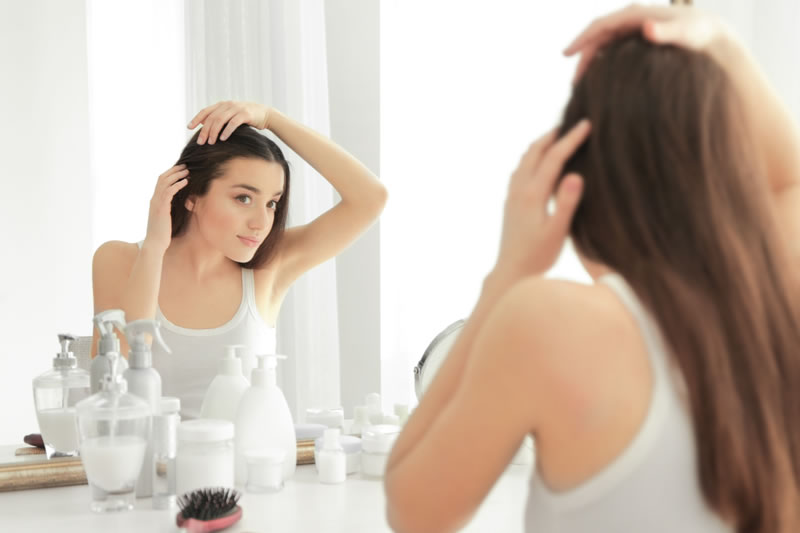 アロビックスの発毛効果は女性にもある？副作用や購入方法を医師が解説