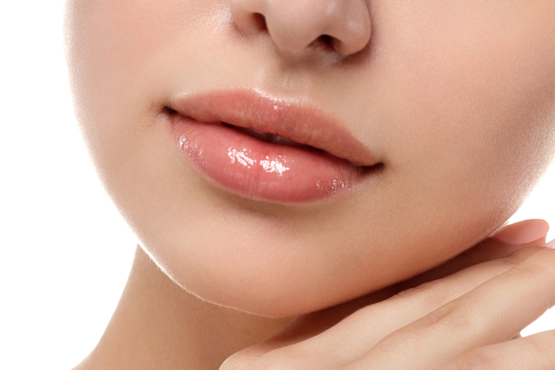 スマイルリップ施術で理想の形の唇に ３つの効果と副作用 共立美容外科