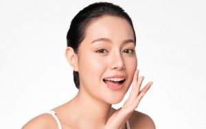 目頭が綺麗な女性