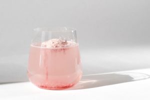 水に溶かしているコラーゲンの粉末