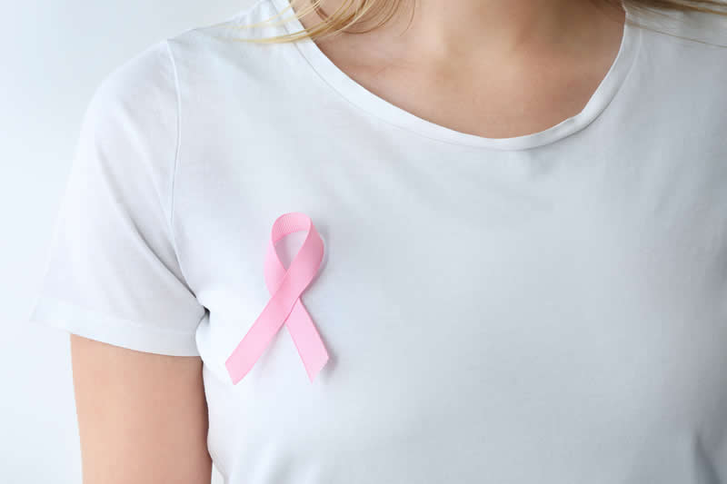 乳癌の検査を受けた女性