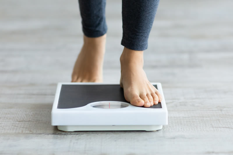 体重を気にする女性