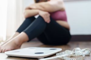ダイエットをしている女性