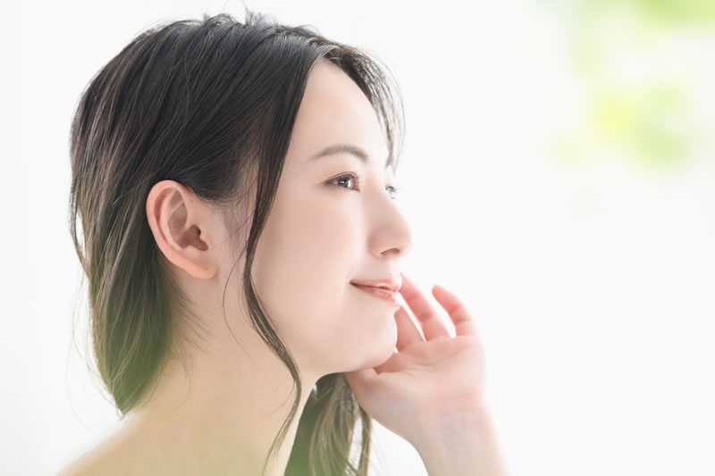 40代からの二重整形『バレない自然な二重』を叶える埋没法とデザイン
