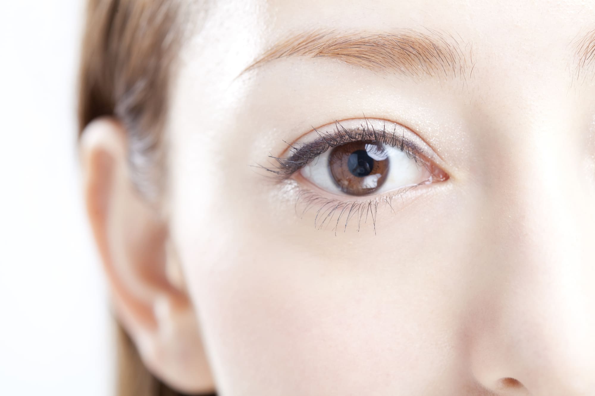 【医師監修】目元の悩みを根本解決！眉下切開で叶える自然な若返り