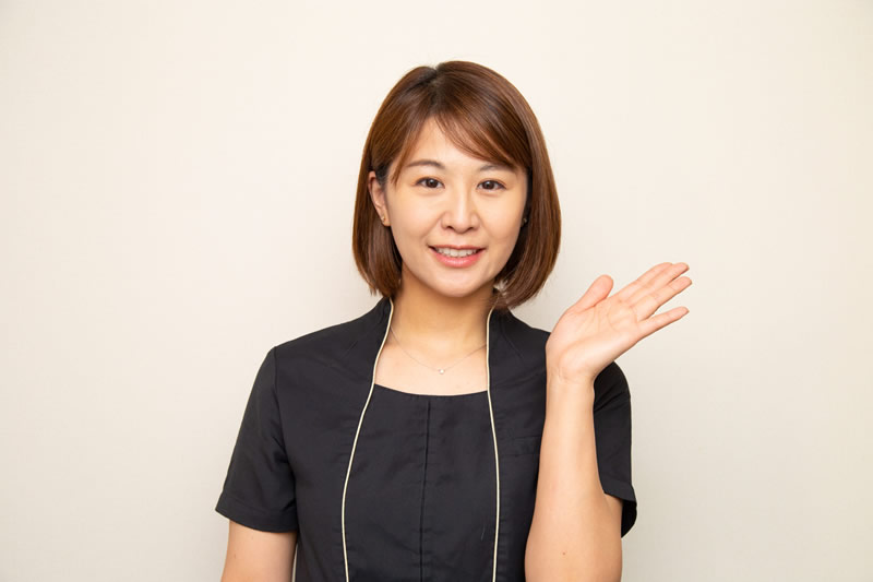 案内している看護師