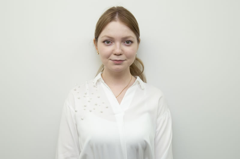 白玉点滴を受けた女性