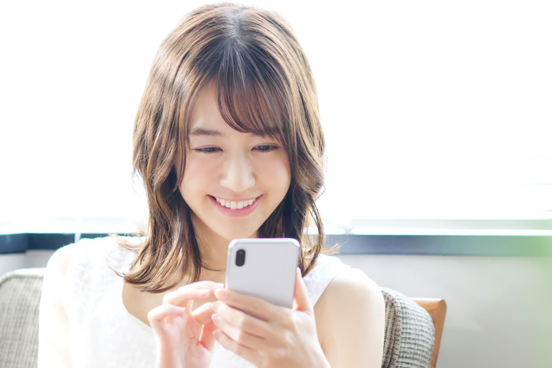トリビューを使う女性