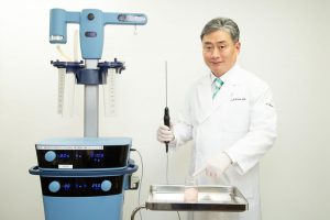 ベイザー脂肪吸引の機器と美容外科医