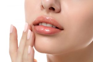 女性の唇