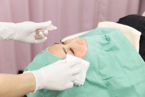 挙筋法の手術をしているところ