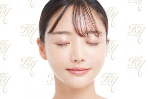 肌が綺麗な女性