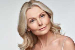 しわがあっても綺麗な女性