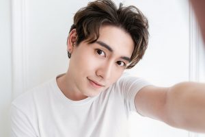 イケメンの男性