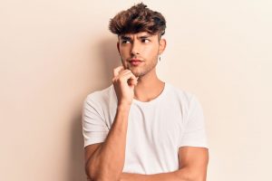 乳頭が大きいことに悩む男性