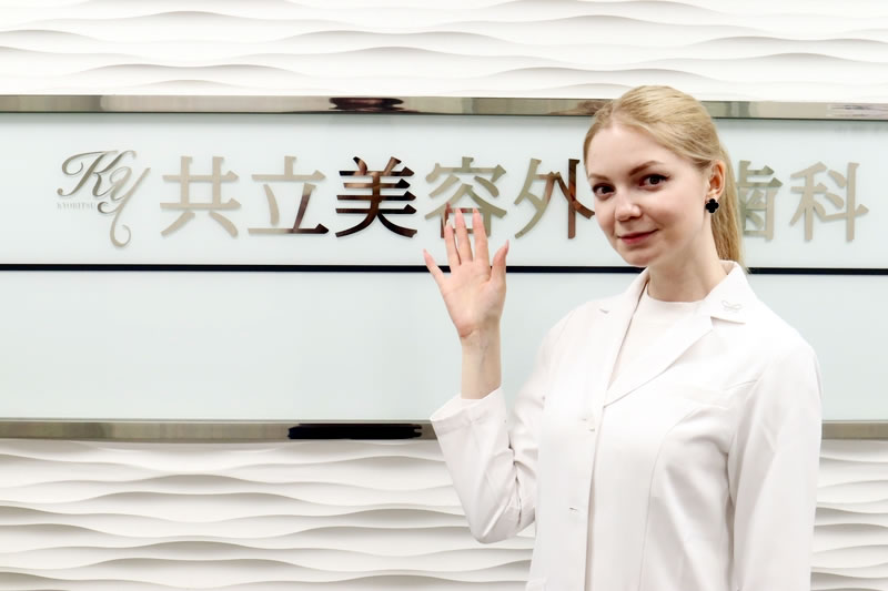 美容外科での診療を勧める看護師