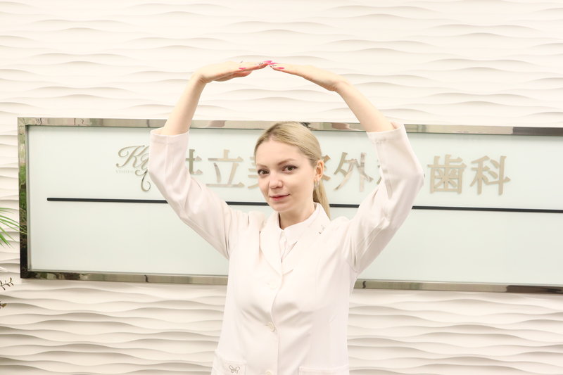 共立美容外科で行っているリフトアップが目指せる美容整形を紹介する看護師