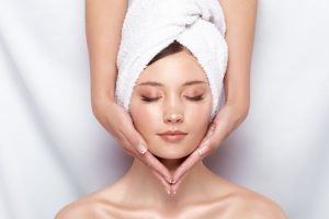 顔が小さい女性