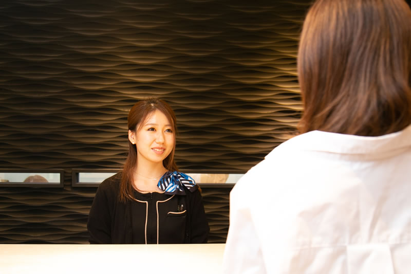 共立美容外科の受付