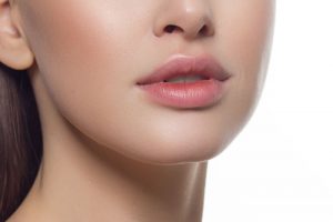 唇が綺麗な女性