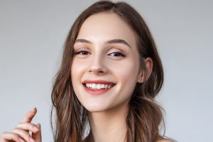 素肌が綺麗な女性