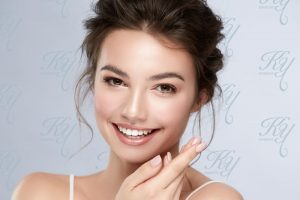 肌が綺麗な女性