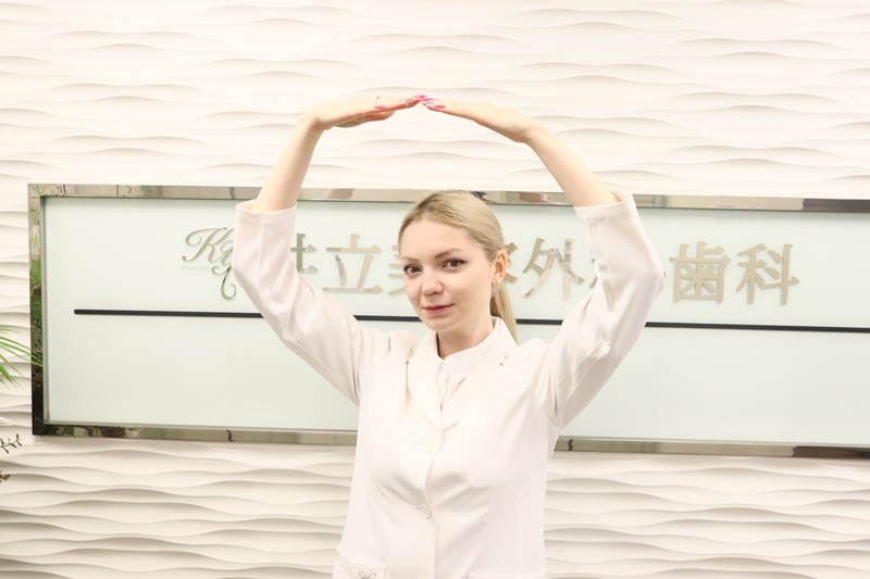 テストステロンの効果を説明する女性