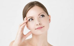 瞼が綺麗な女性