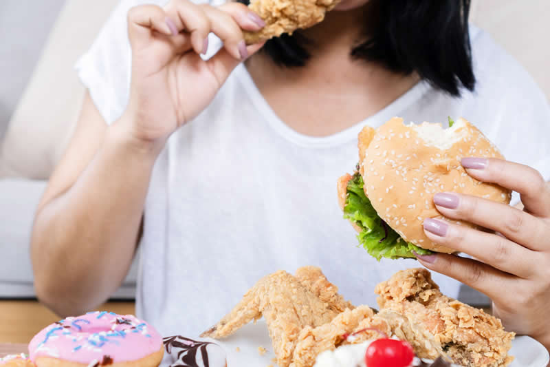脂肪吸引前後の食事の注意点やダウンタイム中や完成後の食事のポイントを詳しく解説!