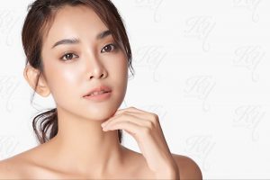 PRPの施術を受けた女性