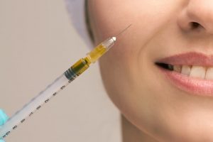 幹細胞注射を受けている女性