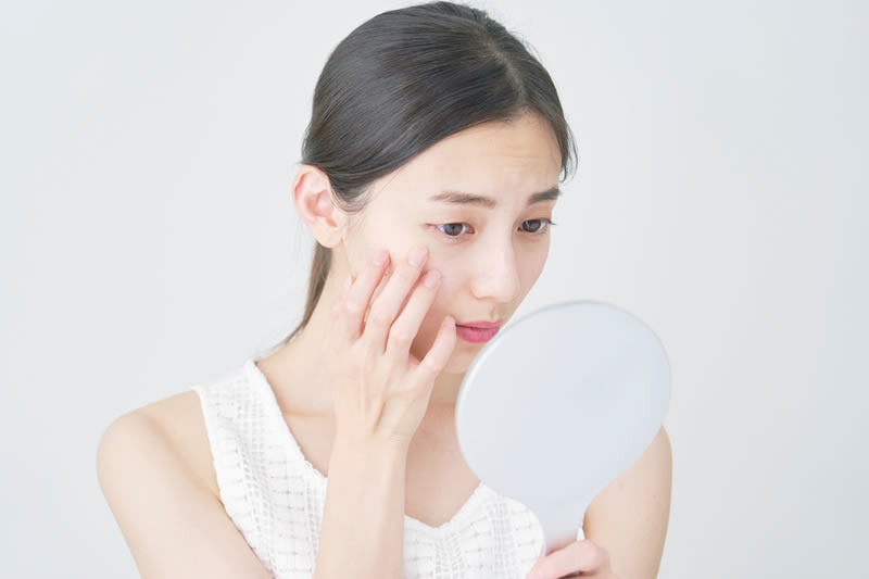 顔への脂肪注入で後悔してしまった女性
