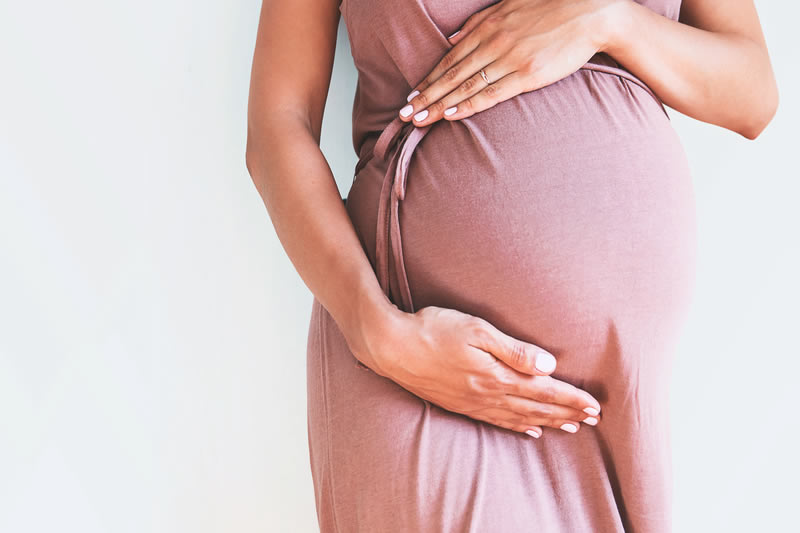 妊婦の女性
