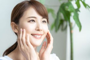 くすみを改善した女性