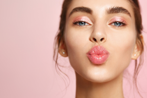 唇がキレイな女性
