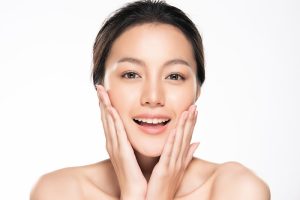 顔の形が綺麗な女性