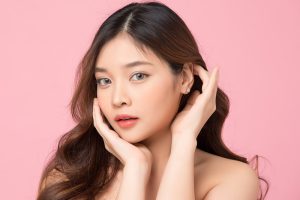 綺麗な目元の女性