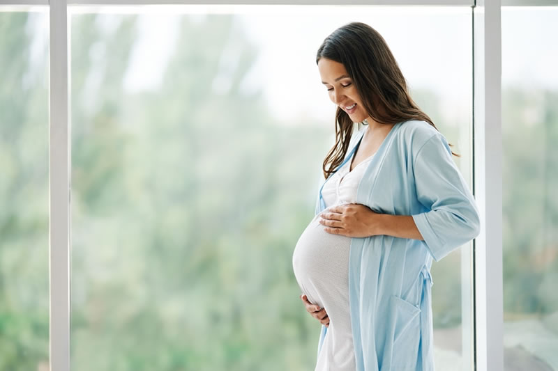 妊婦の女性