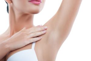 熊本でワキガ治療なら｜超音波＋ローラークランプ法を形成外科専門医が解説