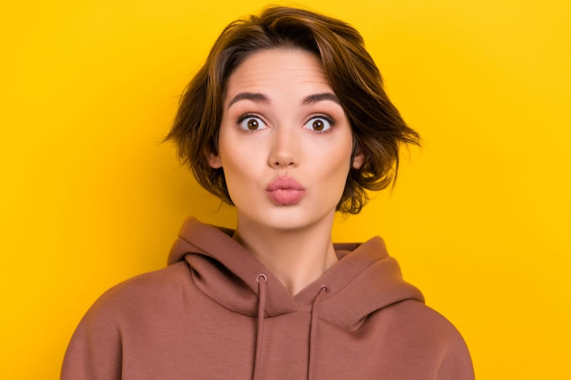 可愛らしい唇の女性