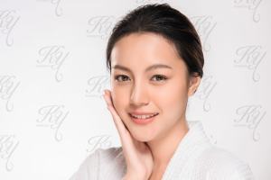 ダーマペンで肌がキレイになった女性
