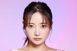 目が大きいきれいな女性