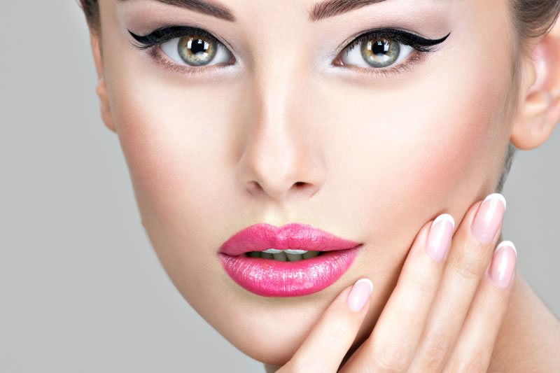 素肌が美しい女性