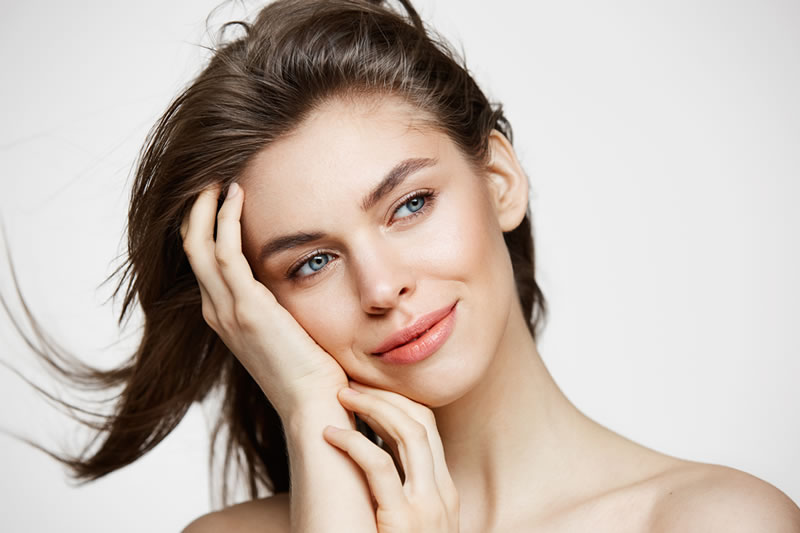 肌の美しい女性