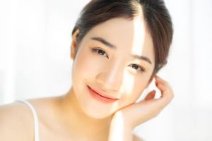 埋没法を受けた綺麗な女性
