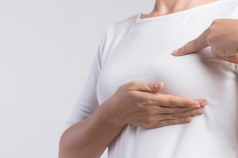 豊胸を考えている女性